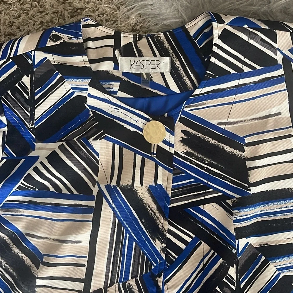 Kasper Blue and Black Abstract Top Button Jacket - Picture 4 of 7